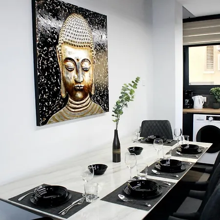 Luxury At Mackenzie With Private Parking And Balcony * Larnaca
