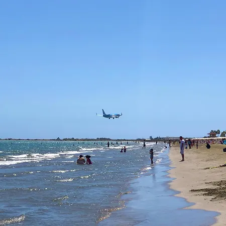 Luxury At Mackenzie With Private Parking And Balcony * לרנקה