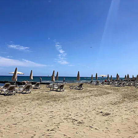 Apartment Luxury At Mackenzie With Private Parking And Balcony Larnaca