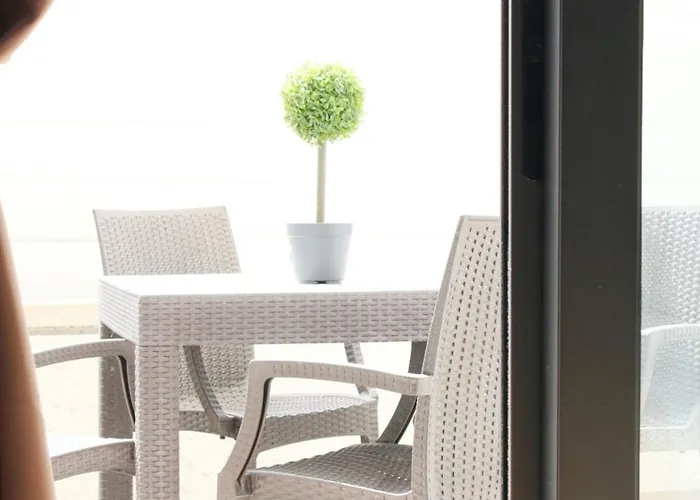 Luxury At Mackenzie With Private Parking And Balcony Apartmán Larnaca