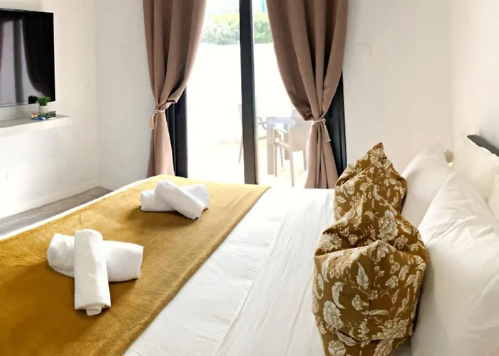 アパート Luxury At Mackenzie With Private Parking And Balcony ラルナカ