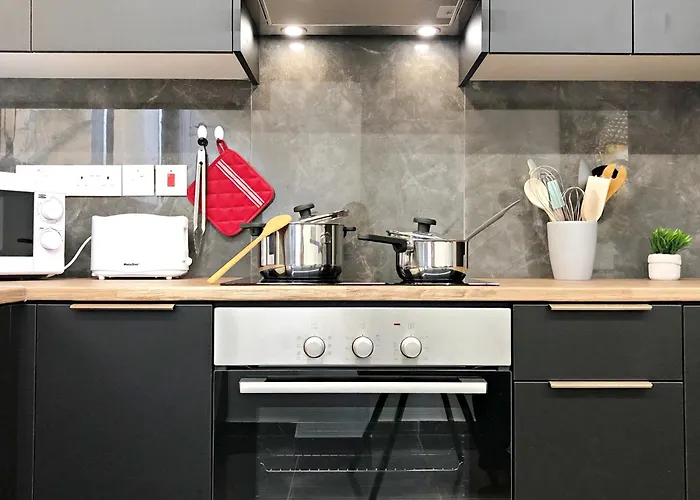 Luxury At Mackenzie With Private Parking And Balcony アパート ラルナカ